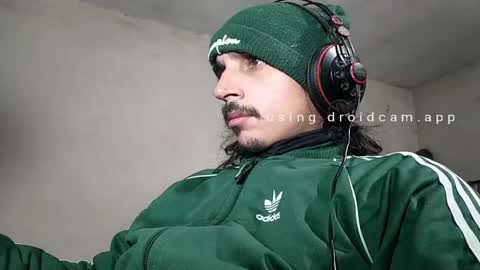 Snapshot of papito20cm chatting on 05.19.26 Lau online show from 05.19.26