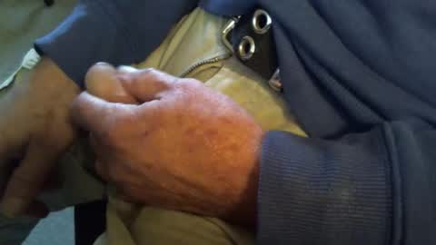 Snapshot of pappa_smurf_ chatting on 11.27.25 Shmoo online show from 11.27.25