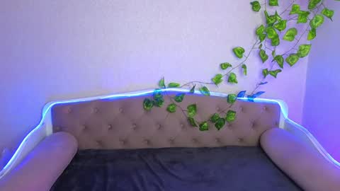 Snapshot of paradisepleasure_ chatting on 12.19.24 Allie  Alex Thumbs up if you like us online show from 12.19.24