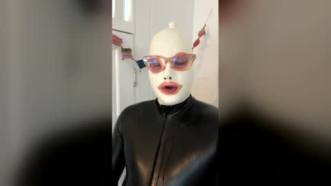 paramariborubber online show from 04.18.26