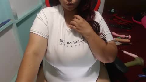 Snapshot of pareja_explosivasexx chatting on 11.18.25 Luna online show from 11.18.25