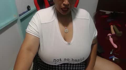 Snapshot of pareja_explosivasexx chatting on 12.01.25 Luna online show from 12.01.25