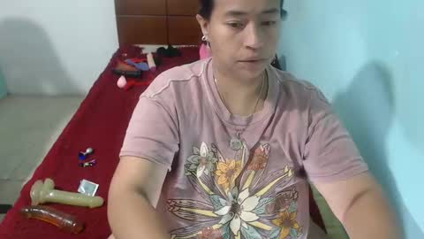 Snapshot of pareja_explosivasexx chatting on 12.02.25 Luna online show from 12.02.25