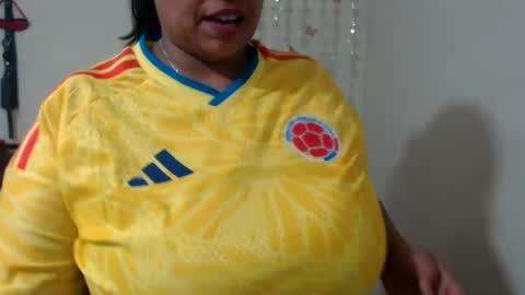 Snapshot of pareja_explosivasexx chatting on 07.04.26 Luna online show from 07.04.26