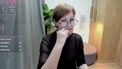 Paris online show from 03.12.25