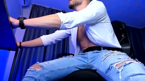 Paris online show from 02.08.25