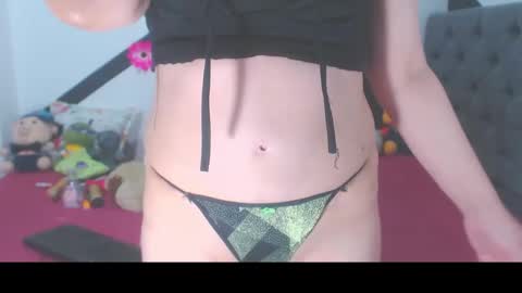 Snapshot of paris_squirtt chatting on 11.14.25 paris_squirtt online show from 11.14.25