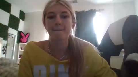 Snapshot of parisbaby2000 chatting on 02.25.26 parisbaby2000 online show from 02.25.26