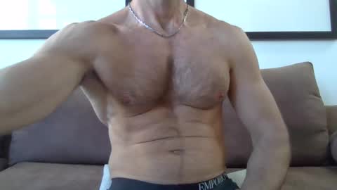 Porn Actor 21cm Hetero online show from 03.10.25