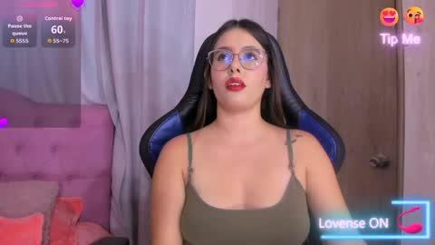 Snapshot of parisshayk chatting on 05.22.26 Paris online show from 05.22.26