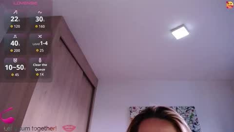 Paris online show from 10.08.25