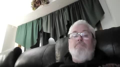 Snapshot of part86 chatting on 01.16.25 part86 online show from 01.16.25