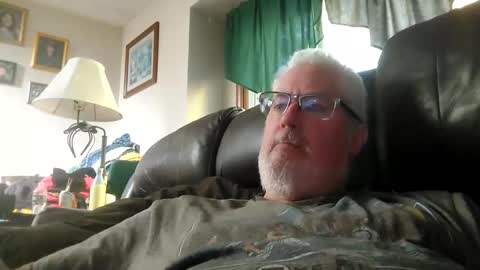 Snapshot of part86 chatting on 10.18.25 part86 online show from 10.18.25