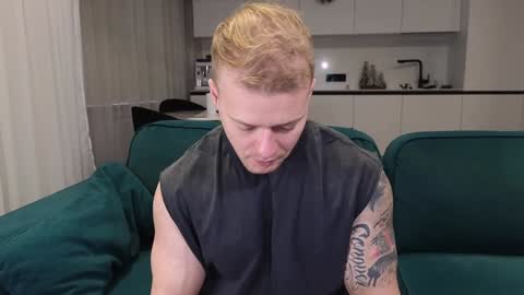 Snapshot of pashka_x chatting on 01.07.25 Pashka online show from 01.07.25