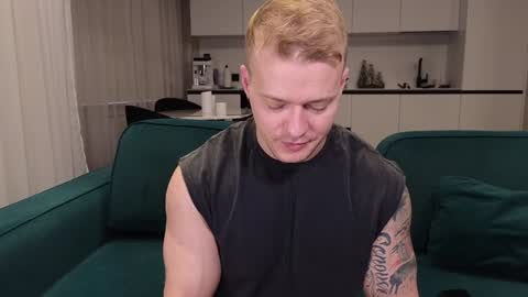 Snapshot of pashka_x chatting on 01.07.25 Pashka online show from 01.07.25