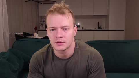 Snapshot of pashka_x chatting on 01.18.25 Pashka online show from 01.18.25