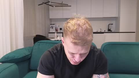 Snapshot of pashka_x chatting on 01.30.25 Pashka online show from 01.30.25