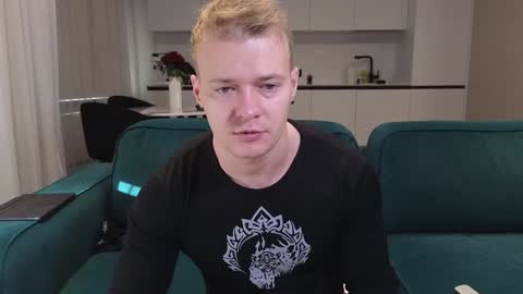 Snapshot of pashka_x chatting on 02.07.25 Pashka online show from 02.07.25