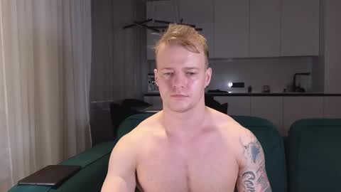 Snapshot of pashka_x chatting on 02.09.25 Pashka online show from 02.09.25