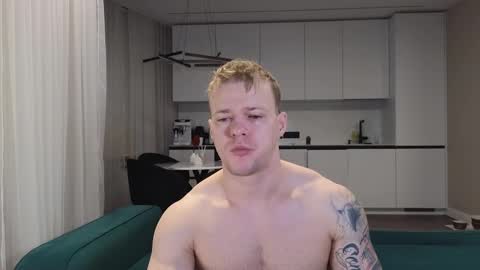 Snapshot of pashka_x chatting on 02.10.25 Pashka online show from 02.10.25