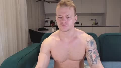 Snapshot of pashka_x chatting on 02.11.25 Pashka online show from 02.11.25