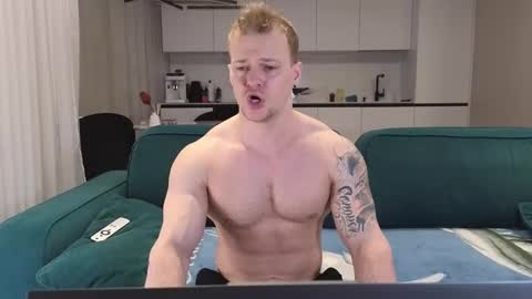 Snapshot of pashka_x chatting on 02.14.25 Pashka online show from 02.14.25