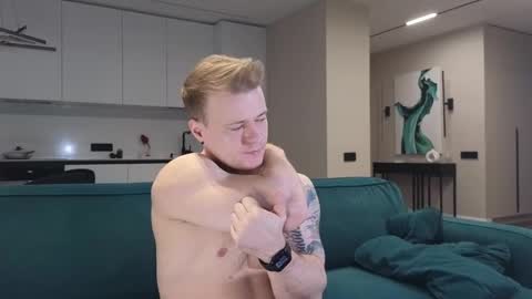 Snapshot of pashka_x chatting on 02.16.25 Pashka online show from 02.16.25