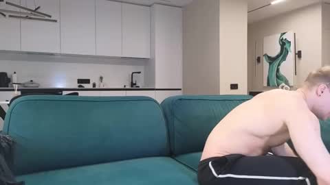 Snapshot of pashka_x chatting on 02.20.25 Pashka online show from 02.20.25