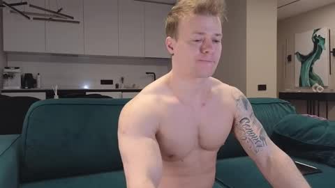 Snapshot of pashka_x chatting on 02.26.25 Pashka online show from 02.26.25