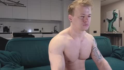 Snapshot of pashka_x chatting on 02.27.25 Pashka online show from 02.27.25