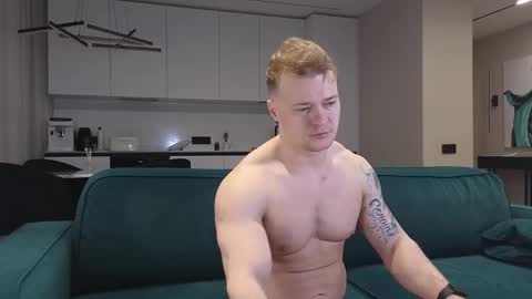 Snapshot of pashka_x chatting on 02.28.25 Pashka online show from 02.28.25