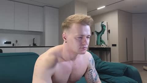 Snapshot of pashka_x chatting on 03.02.25 Pashka online show from 03.02.25