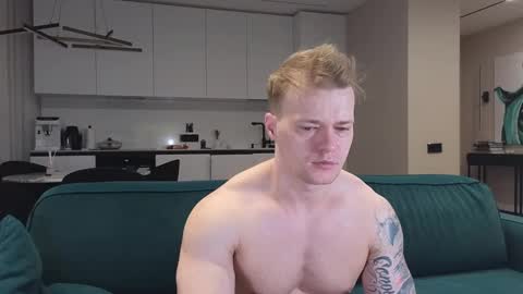 Snapshot of pashka_x chatting on 03.11.25 Pashka online show from 03.11.25