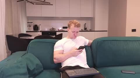 Snapshot of pashka_x chatting on 03.11.25 Pashka online show from 03.11.25