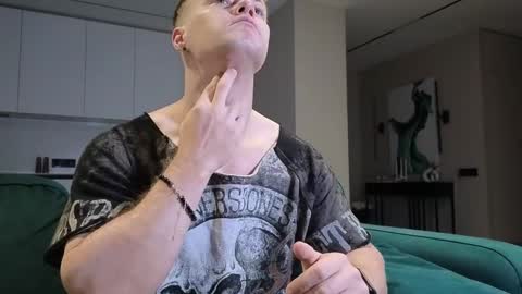 Snapshot of pashka_x chatting on 09.15.25 Pashka online show from 09.15.25