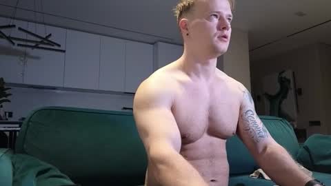 Snapshot of pashka_x chatting on 09.16.25 Pashka online show from 09.16.25