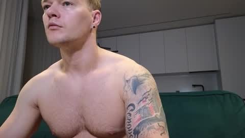 Snapshot of pashka_x chatting on 10.01.25 Pashka online show from 10.01.25