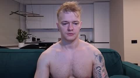 Snapshot of pashka_x chatting on 10.11.25 Pashka online show from 10.11.25