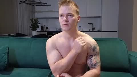 Snapshot of pashka_x chatting on 10.21.25 Pashka online show from 10.21.25