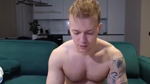 Snapshot of pashka_x chatting on 10.22.25 Pashka online show from 10.22.25