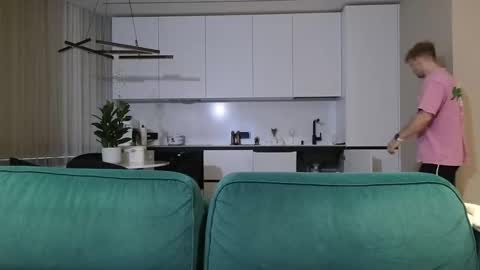 Snapshot of pashka_x chatting on 11.04.25 Pashka online show from 11.04.25