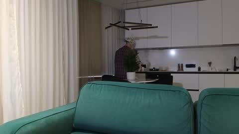 Snapshot of pashka_x chatting on 11.16.25 Pashka online show from 11.16.25