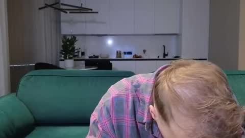 Snapshot of pashka_x chatting on 11.23.25 Pashka online show from 11.23.25