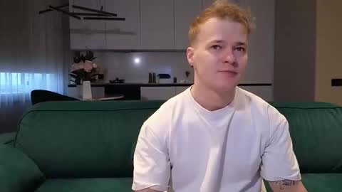 Snapshot of pashka_x chatting on 11.24.25 Pashka online show from 11.24.25