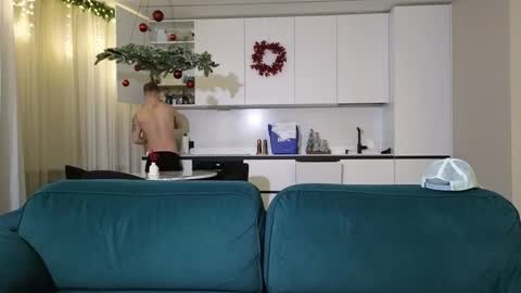 Snapshot of pashka_x chatting on 12.01.25 Pashka online show from 12.01.25