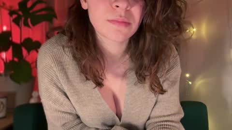 Snapshot of passionessa chatting on 02.04.25 Call me Miss Alice Careful Passion Queen online show from 02.04.25