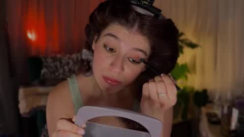 Snapshot of passionessa chatting on 10.18.25 Call me Miss Alice Careful Passion Queen online show from 10.18.25