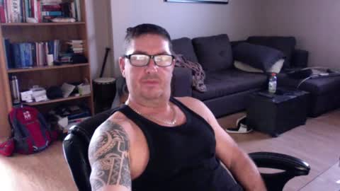 Snapshot of patmilll chatting on 10.27.25 patmilll online show from 10.27.25