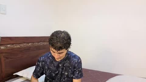 Snapshot of patri_ck_villa chatting on 12.16.25 patri_ck_villa online show from 12.16.25