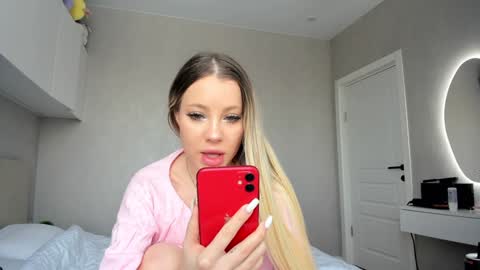 Snapshot of patricia_bloom chatting on 01.21.25 patricia_bloom online show from 01.21.25